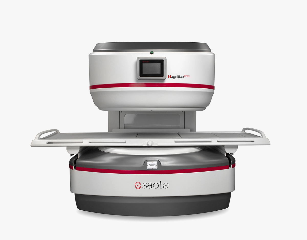 Open MRI scanner with a permanent magnet